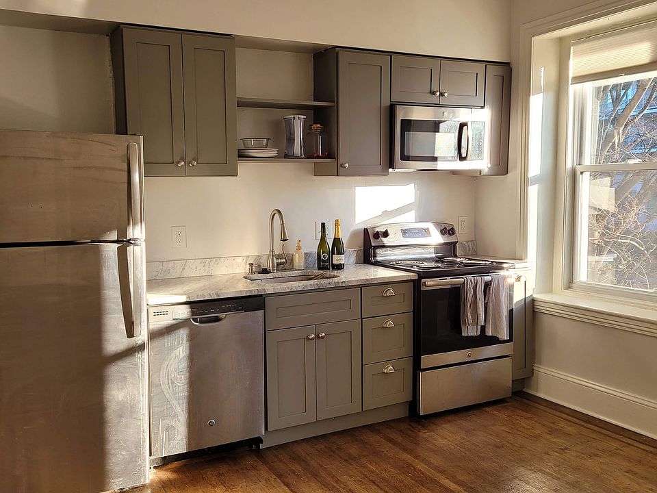 1st image of 2449 Fairmount Ave #1