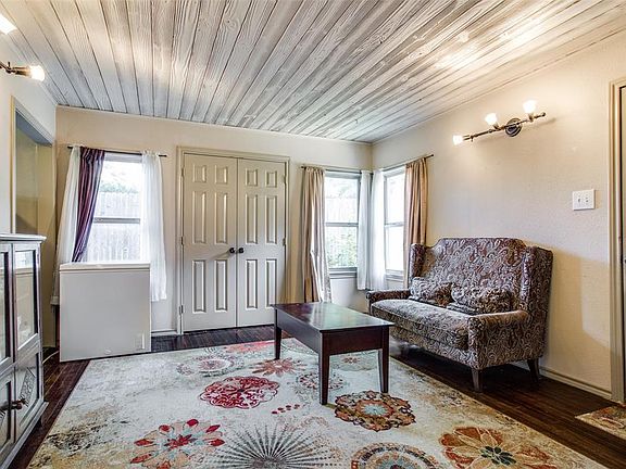 3rd image of 1908 Forest Park Blvd #B