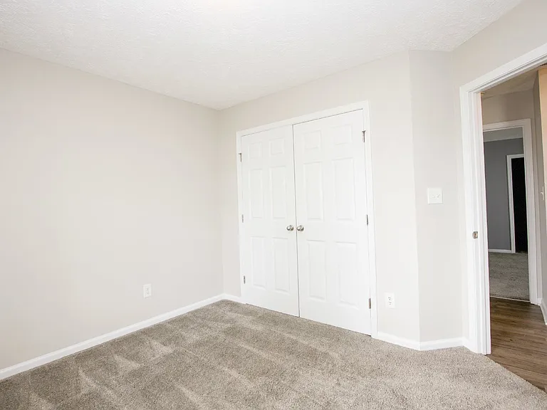196 Lochwood Dr — Photo 35