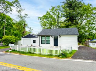 15 Schaffer Dr, Cohoes, NY 12047