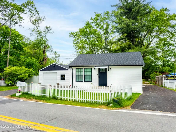 15 Schaffer Drive, Cohoes, NY 12047