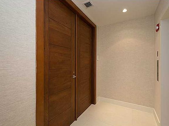 3rd image of 2627 Bayshore Dr #2205