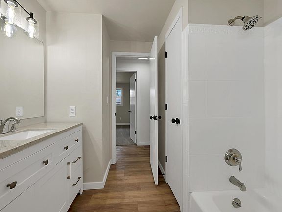 5th image of 1420 N 27th St