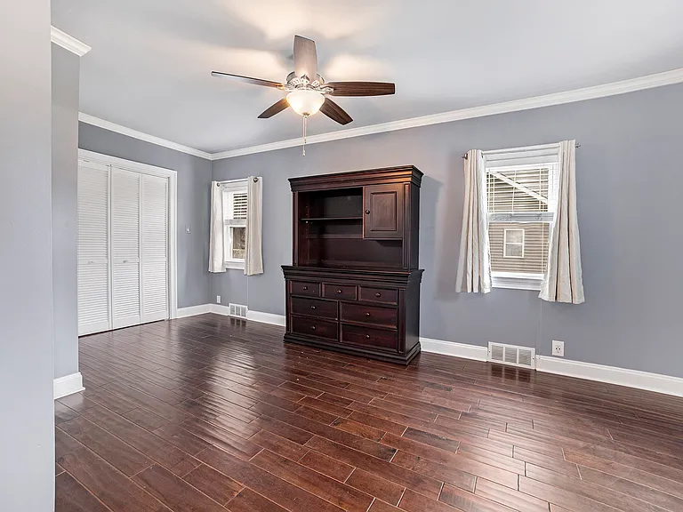 524 Continental Rd — Photo 4