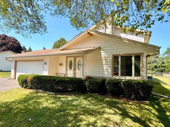 W174N9459 Devon Wood ROAD, Menomonee Falls, WI 53051