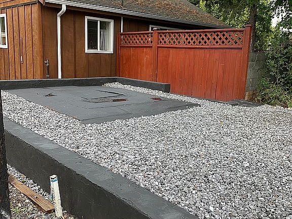 3rd image of 8180 Comfort Ln