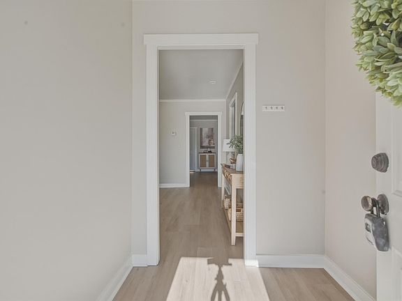 5th image of 997 San Benito St