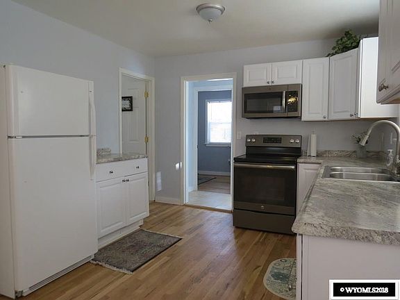4th image of 713 N 1st St