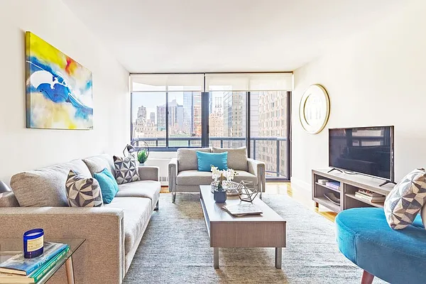 Rented by Stonehenge NYC LLC | media 1