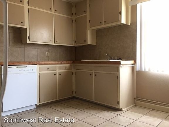 3rd image of 305 W Manana Blvd