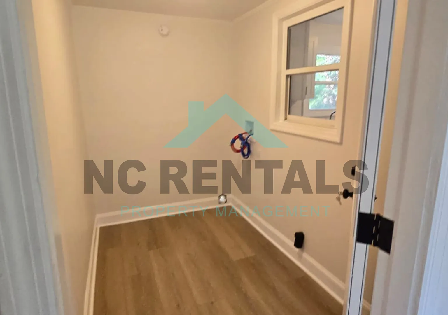 Inviting & Spacious 3-Bed, 2-Bath Home | 1041 Short St, Salisbury, NC — Photo 4