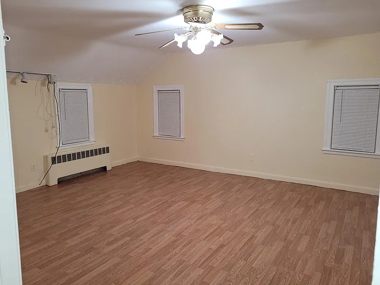 28 Swan Ave #2 — Photo 8