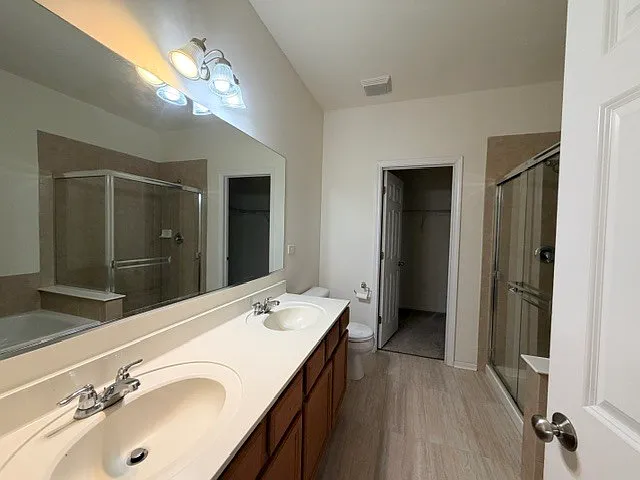 2542 Dunraven Ave #2542 — Photo 8