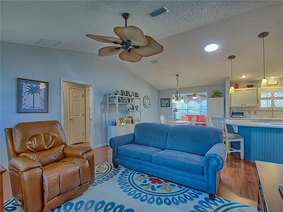 5th image of 940 Eastmont Ct