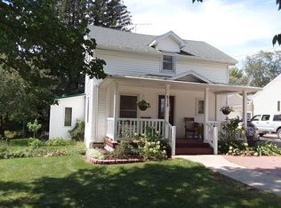 513 Commercial St, Strawberry Point, IA 52076