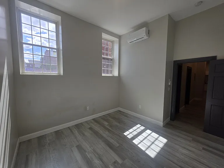 150 Middlesex St #206 — Photo 6