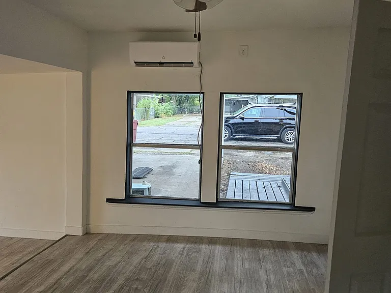 500 Allen Ave — Photo 3