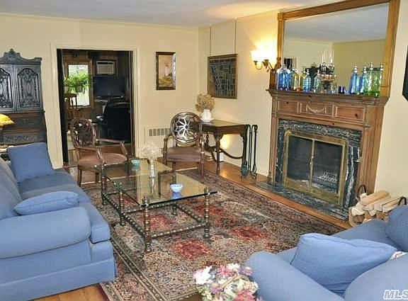 3rd image of 572 Lakeview Ave