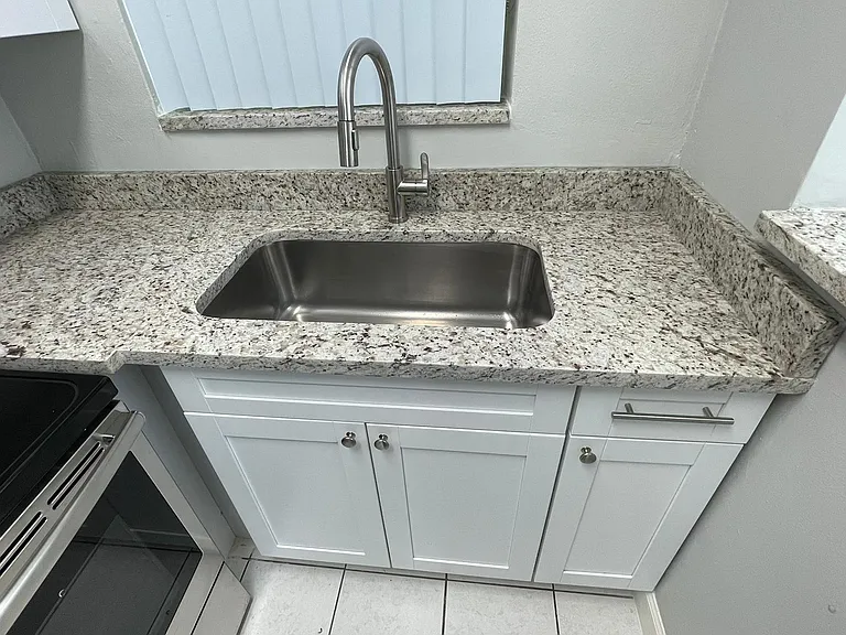 6400 NE 18th Ave #11 — Photo 13