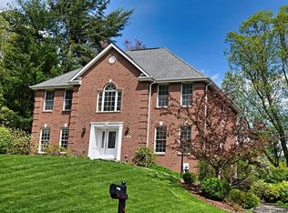 2419 Orchard Dr, Pittsburgh, PA 15241