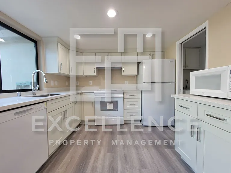 1143 Cooper River Dr — Photo 2