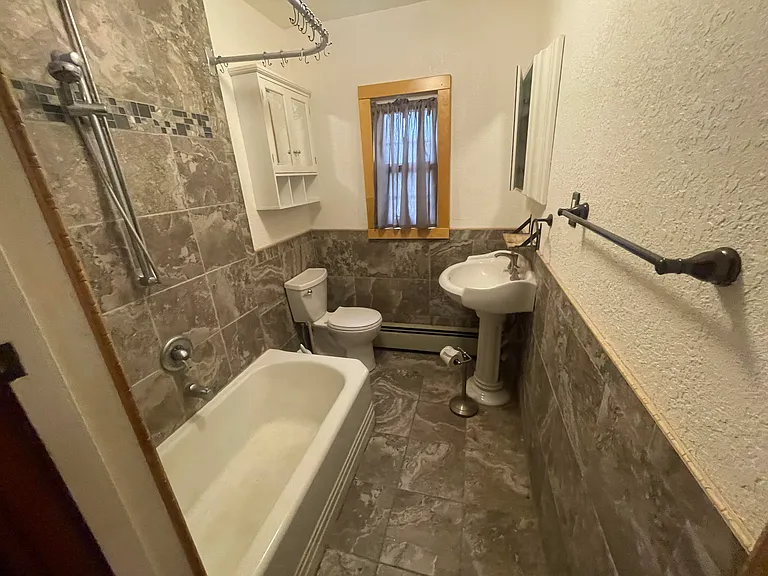 747 Ridge Ave — Photo 4