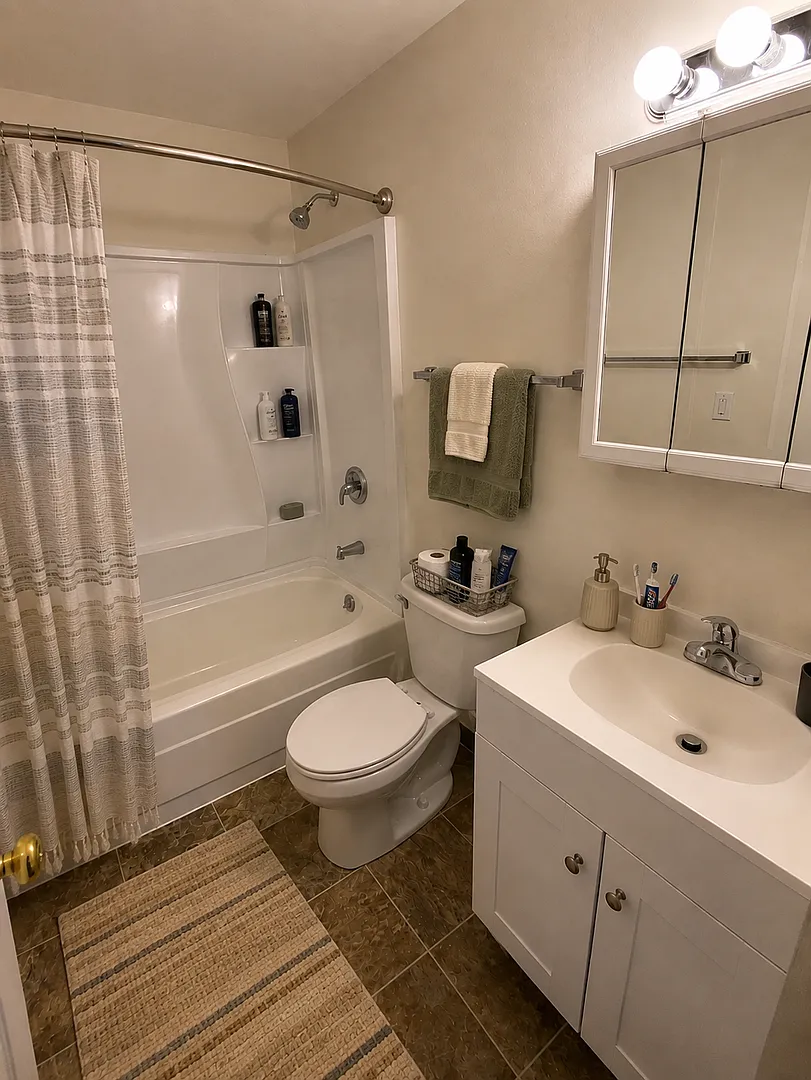 108-110 E. 18th - Duplex — Photo 4