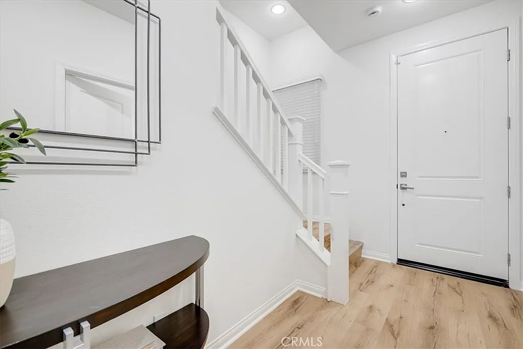 4 bed, 3.5 bath, 1908 sqft, $5,000 — Photo 3
