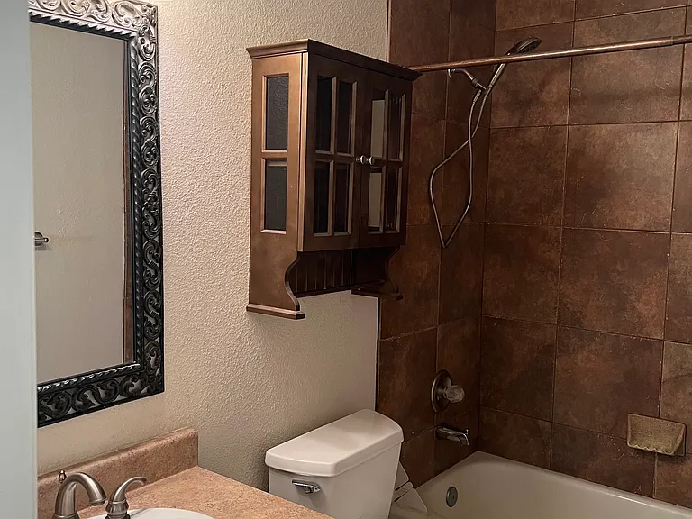 15970 Hedgeway Dr — Photo 21