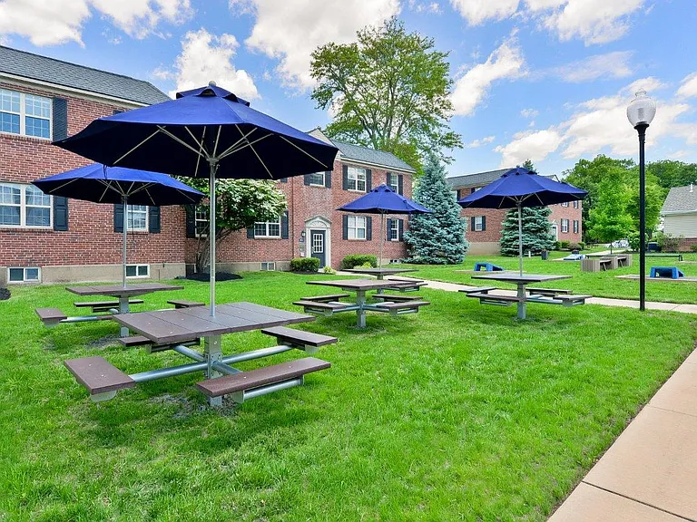 The Villas at Bryn Mawr Apartment Homes — Photo 22