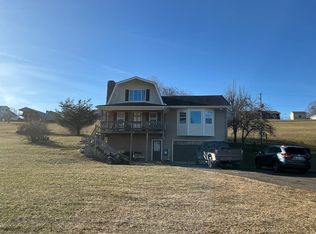 576 Volunteer Rd, Hillsville, VA 24343