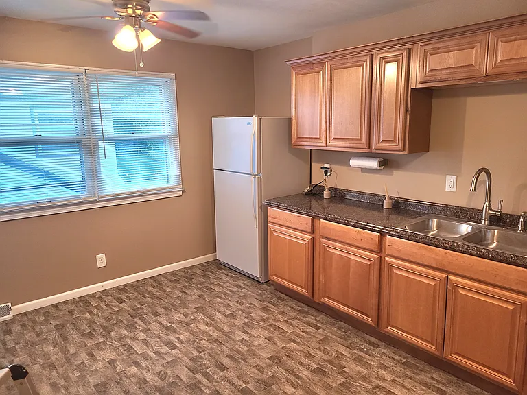 4038 W Green Tree Rd — Photo 4