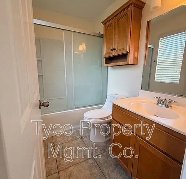 2709 Apricot Ct — Photo 3