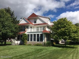 6939 Roelofs Ct, Lake Ann, MI 49650