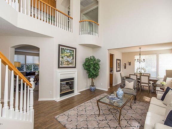 3rd image of 580 Camino Del Lago