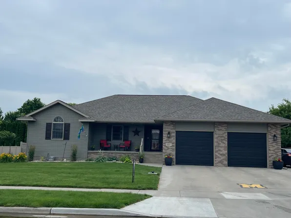 1517 Sawgrass Ave, Mitchell, SD 57301