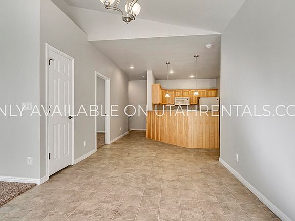 3rd image of 1077 Canyon Meadow Dr APT 7