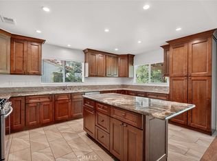 6633 E Paseo Del Norte, Anaheim, CA 92807