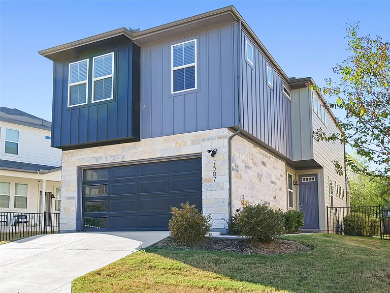 7507 Harmony Shoals Bnd — Photo 2