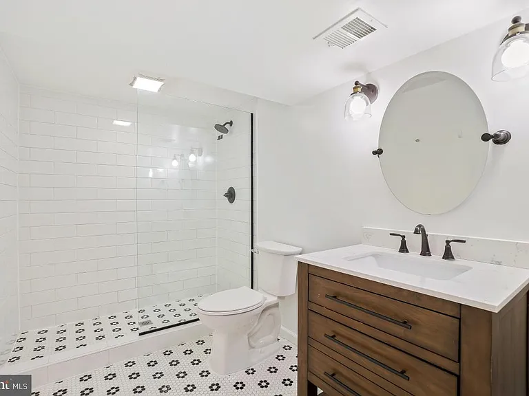 2806 Ivydale St — Photo 21