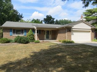 5445 Boros Dr, Troy, MI 48085