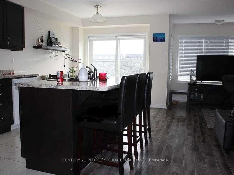 48 Donlamont Cir — Photo 5