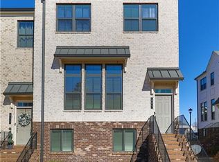 605 Fairview Cir, Roswell, GA 30076
