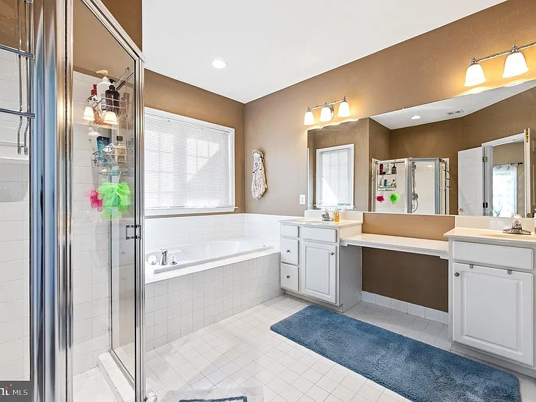 3314 Lady Catherine Cir — Photo 17