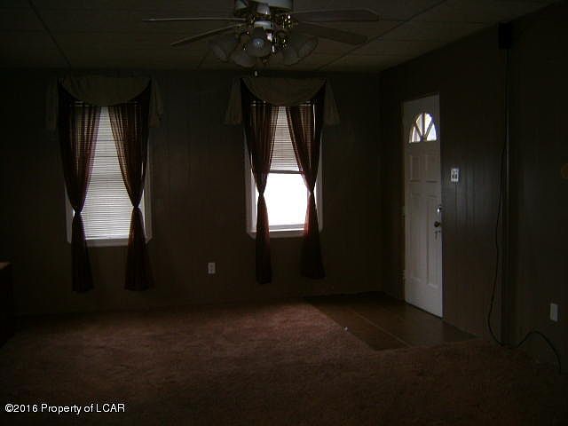 2nd image of 541 Hayes St