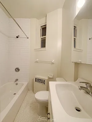 Rented by City Connections Realty | media 14