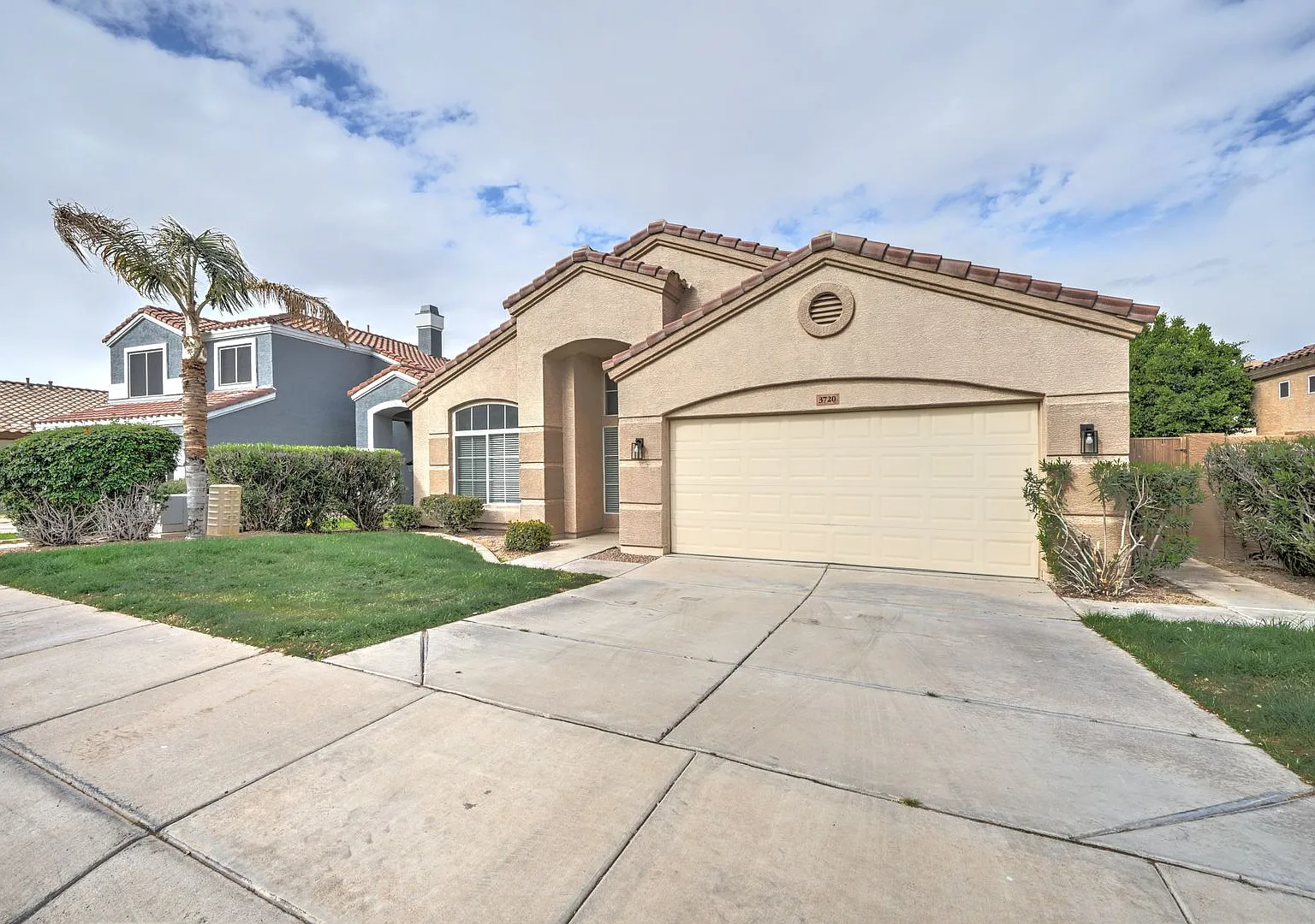 Coming Soon - Fully Remodeled Chandler Waterfront Home — Photo 3