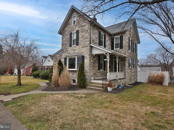223 W Chestnut St, Souderton, PA 18964