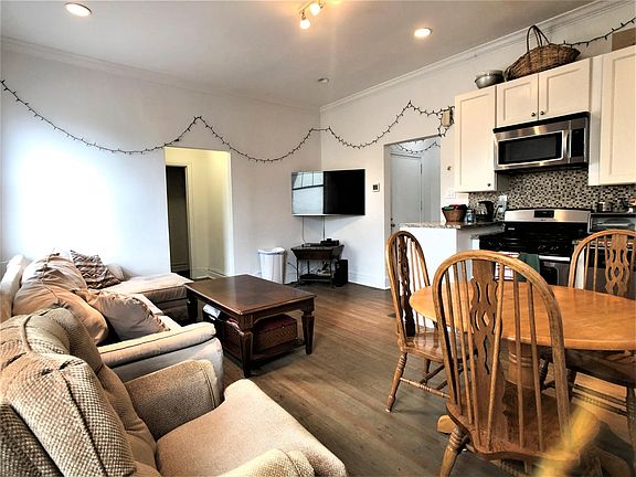 LIVING ROOM PART KITCHEN