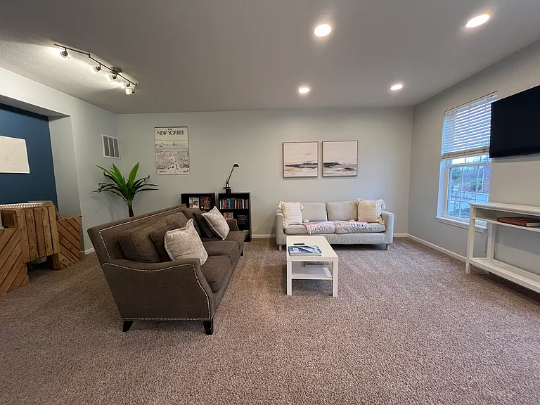9460 Tanhurst Dr — Photo 14
